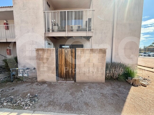 Foto del edificio - 6635 E Golf Links Rd