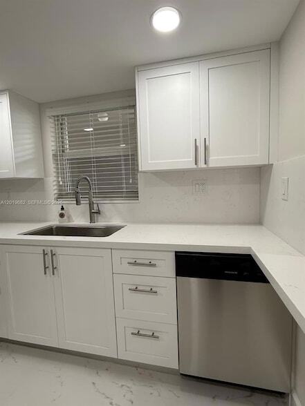 Foto del edificio - 140 NW 87th Ave