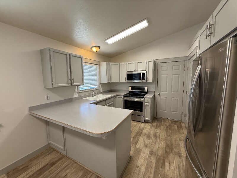 Foto principal - 667 E 1650 S St