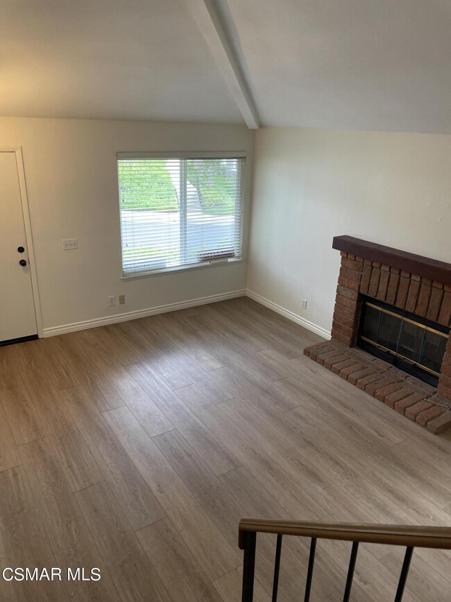 Building Photo - 977 Quarterhorse Ln