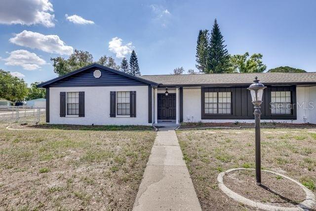 Foto del edificio - 920 Lakeview Dr