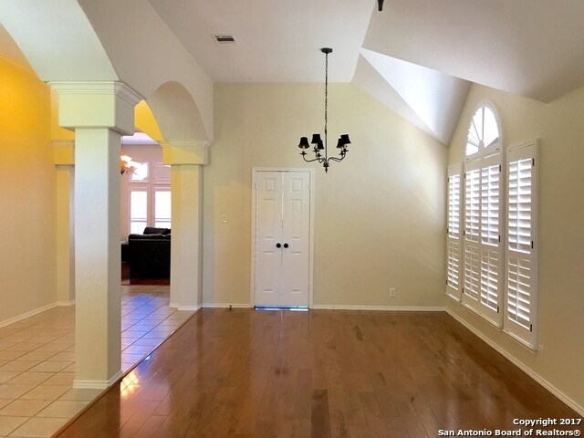 Foto del edificio - 722 Mello Oak