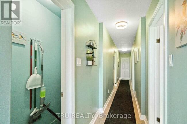 Photo du bâtiment - 8665 Marvelville Rd