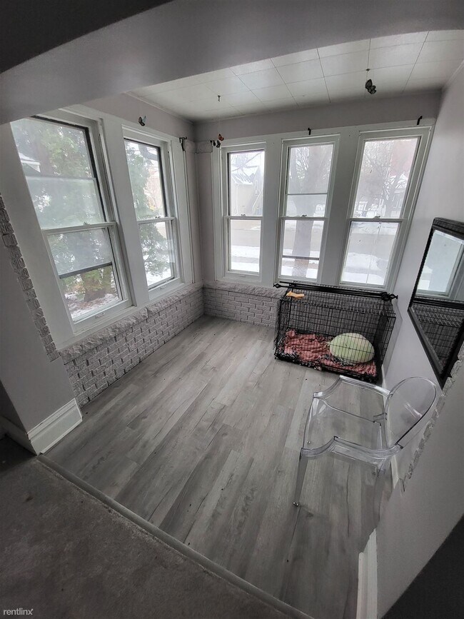 Foto del edificio - 2 br, 1 bath Triplex - 718 Range St