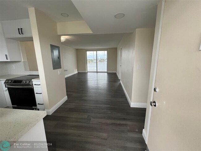 Building Photo - 3010 Marcos Dr