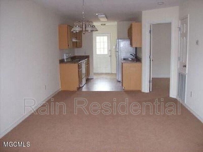 Building Photo - 17342 Avondale Cir