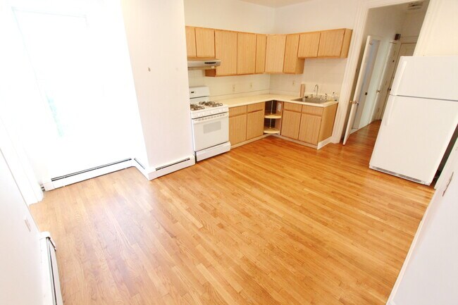 Building Photo - 20 Marney St