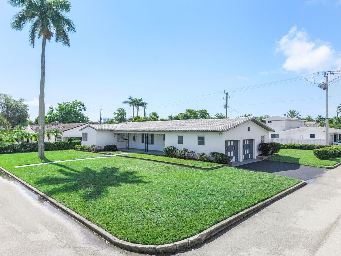 Foto principal - 1150 Adams St