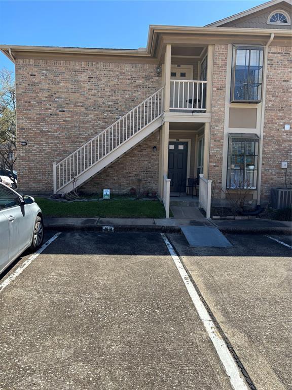 Building Photo - 1311 Antoine Dr