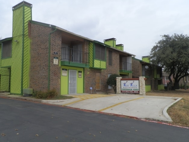 Primary Photo - Park Towne Villas