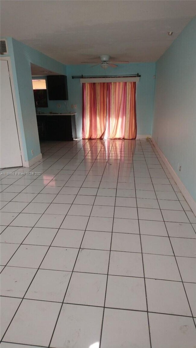 Foto del edificio - 2600 NW 52nd Ave