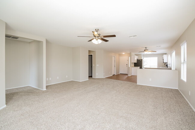 Building Photo - 7030 S 44th Ln