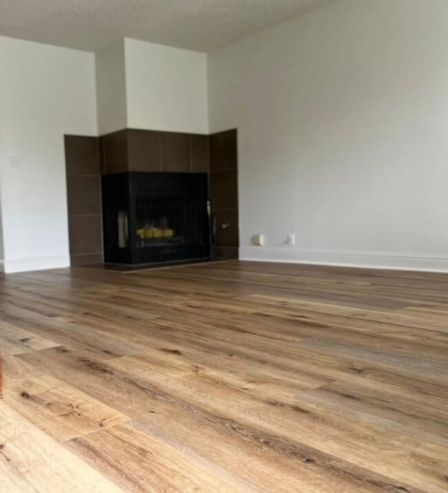 Building Photo - Arroyo Grande Condotownhouse