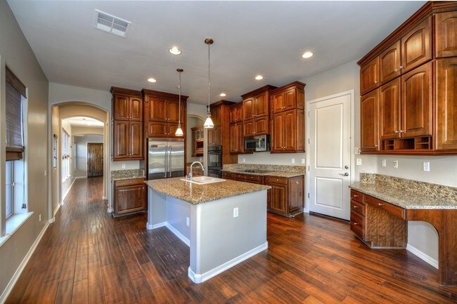 Building Photo - Fine Living in Scottsdale's DC Ranch