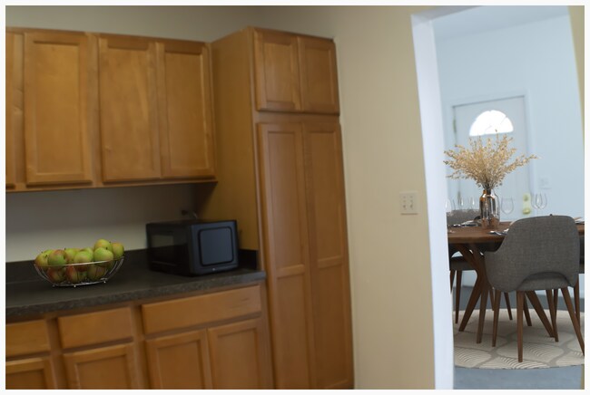 Kitchen - 2422 N Clybourn Ave