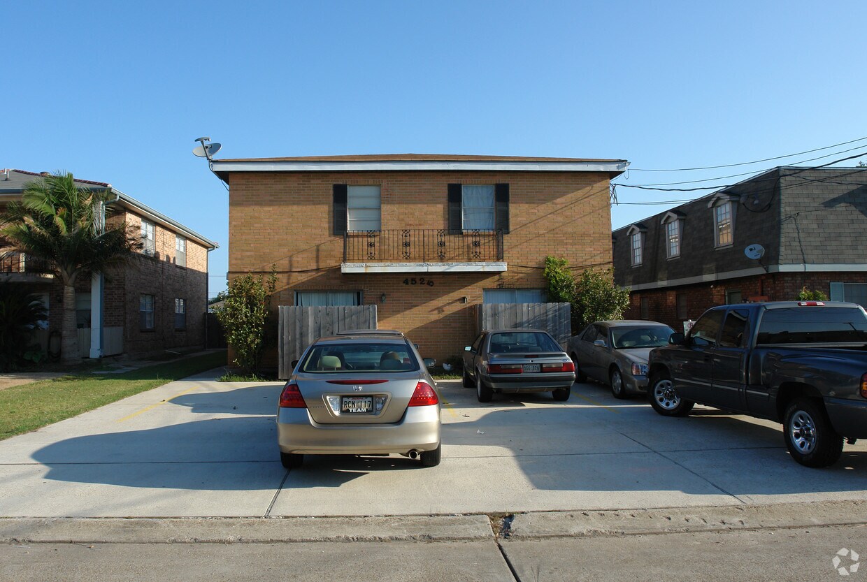Primary Photo - 4525 Yale St