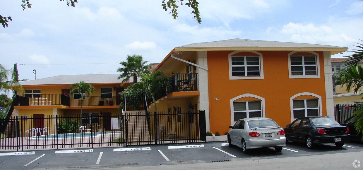 Foto principal - 660 NE 11th Ave
