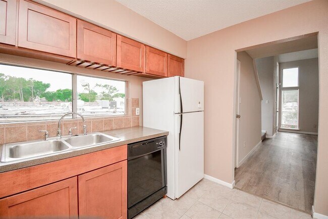 Foto del edificio - 10855 Meadowglen Ln