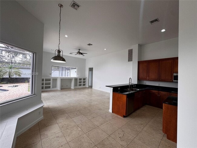 Foto del edificio - 18520 SW 39th St