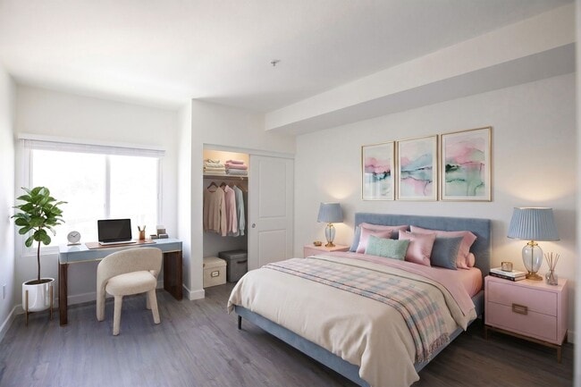 Interior Photo - Cahuenga Place
