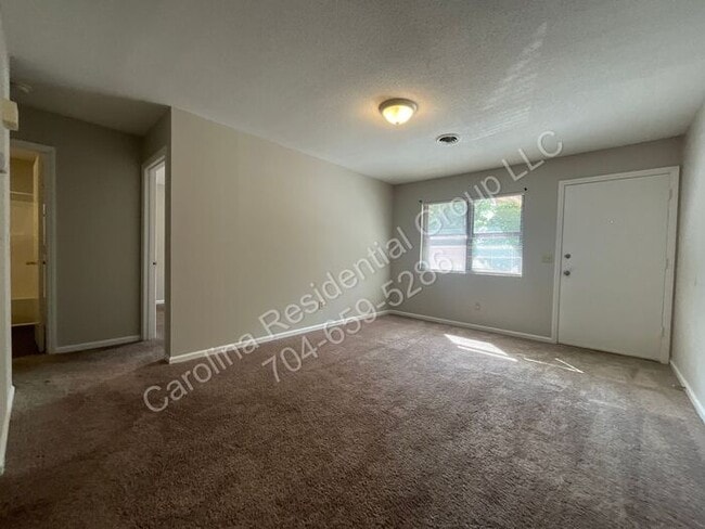 Building Photo - 201 Arthur Dr