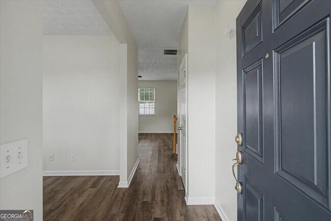 Foto del edificio - 980 Windcroft Cir NW