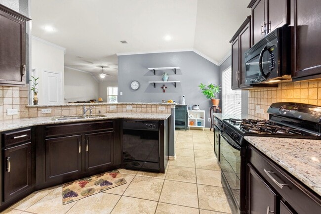 Building Photo - 4318 Plumeria Ave