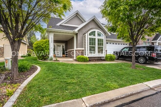 Building Photo - 1777 W Yarrow Dr