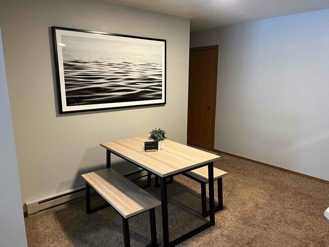 Foto del edificio - 1009 Boxelder Ave