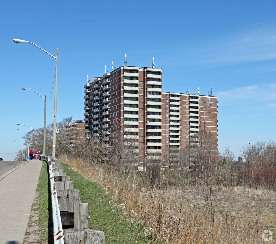 Photo du bâtiment - Markham Apartments