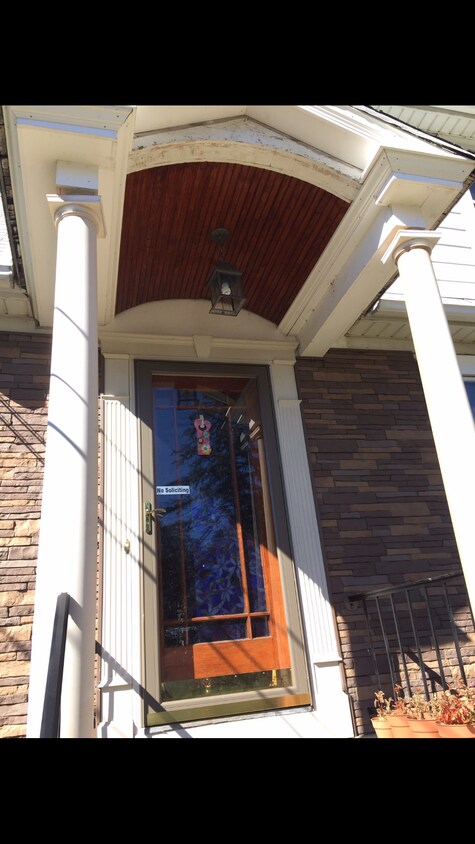 Primary Photo - 28 Galpin St