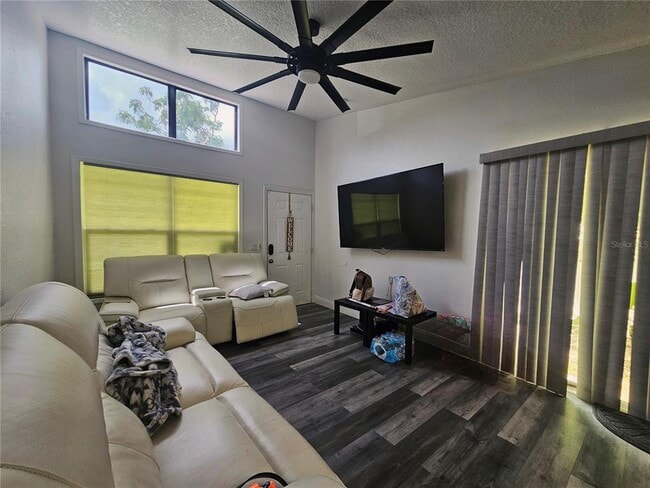 Foto del edificio - 2955 Sun Pointe Ct