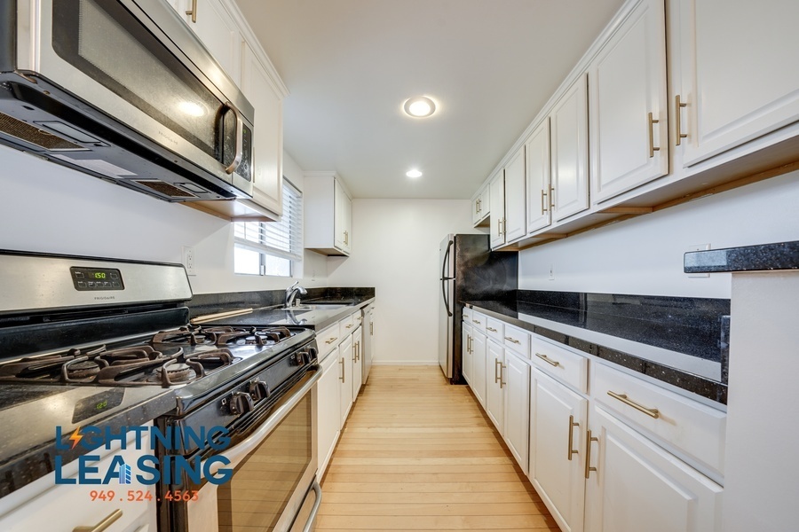 Primary Photo - Fantastic 1-Bedroom in Santa Monica – Cozy...