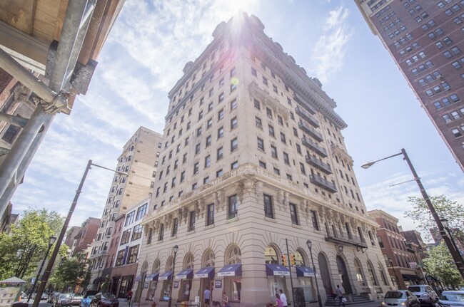 Foto del edificio - Walnut Square Apartments