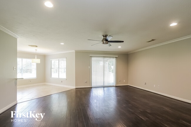 Building Photo - 6007 Weisinger Dr