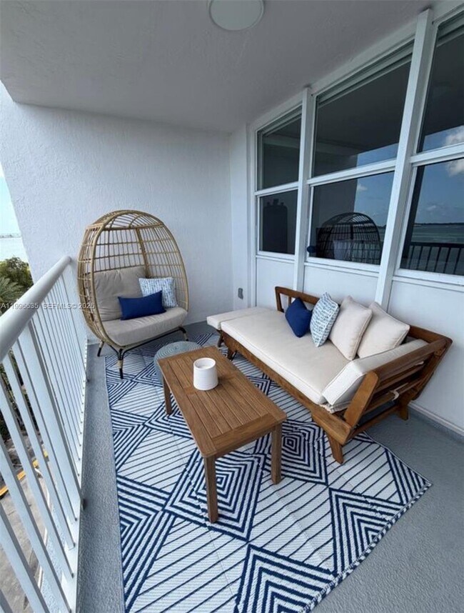 Foto del edificio - 1420 Brickell Bay Dr