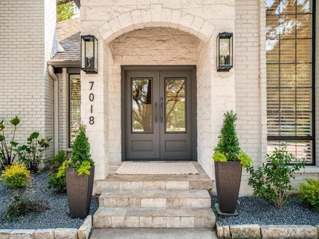 Foto del edificio - 7018 Woodland Dr