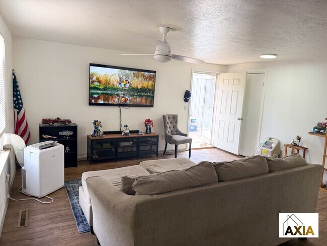 Foto del edificio - 2BD/1BA Home with Great Outdoor Space!