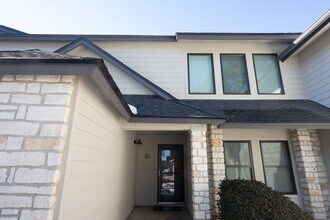 Building Photo - 12212 Brigadoon Ln