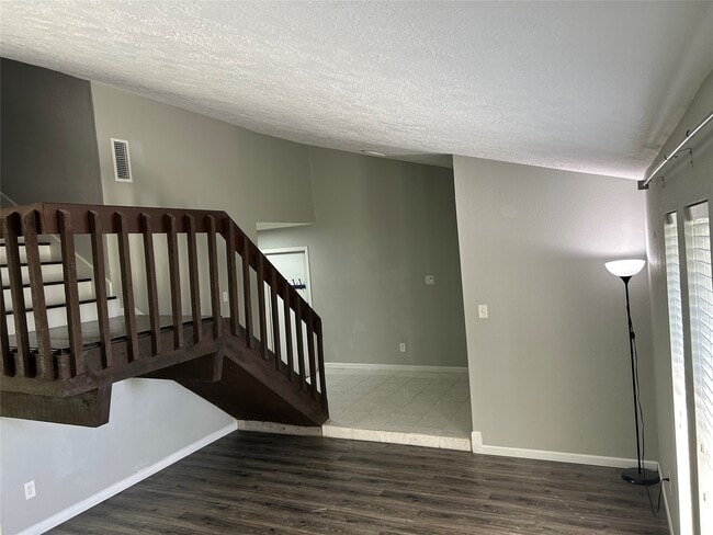 Building Photo - 8523 Riverside Walk Ln