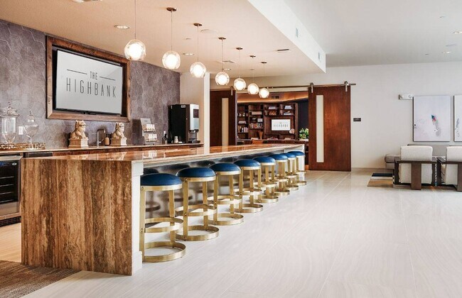 ¡Estación de café gratuita - The Highbank