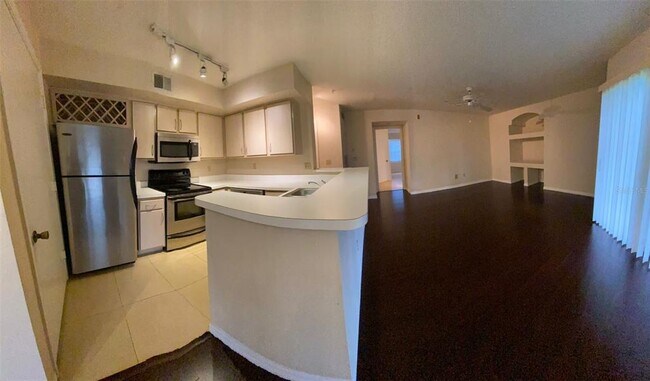 Building Photo - 7360 Westpointe Blvd