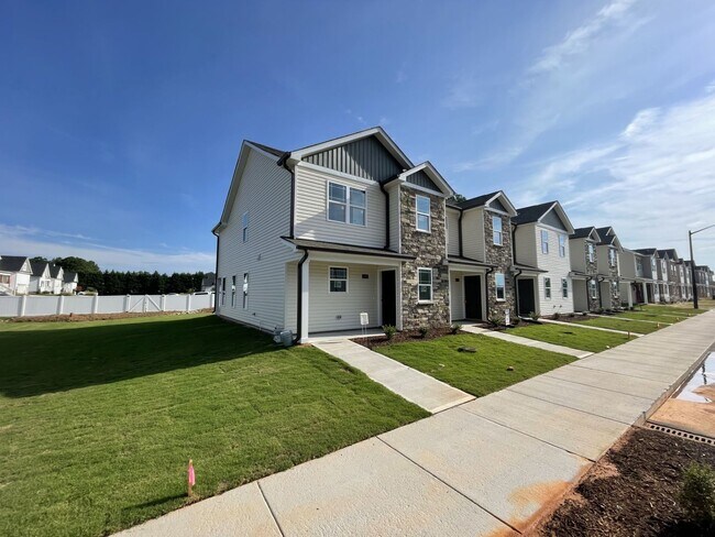 Building Photo - New 3 Bedroom 2.5 Bathroom Home!