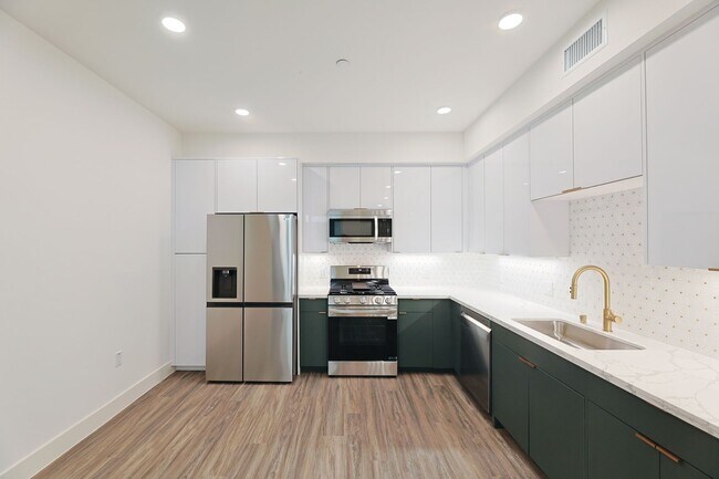 Interior Photo - 4000 Mont Clair Street