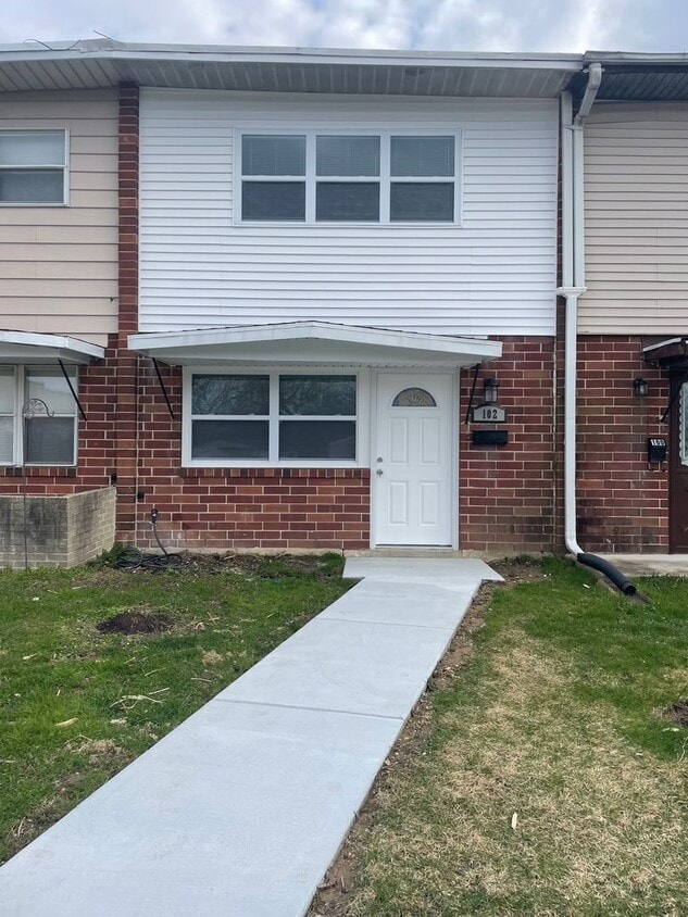Primary Photo - Fully Renovated 3BR/1BA in New Castle!