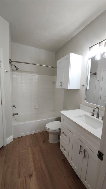 Foto del edificio - 5813 Legacy Crescent Pl