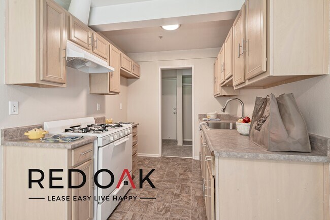 Foto del edificio - ~1 Month FREE~ Amazing One Bedroom with Sn...