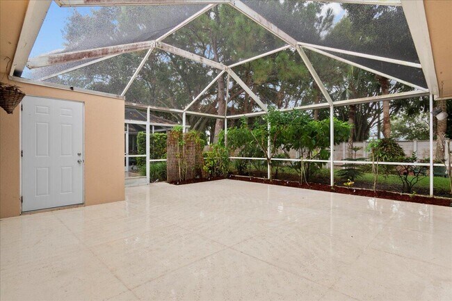 Foto del edificio - 403 Sun Terrace Ct