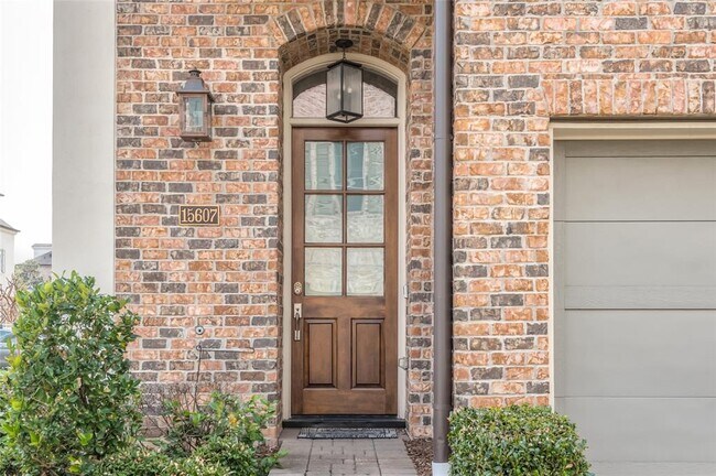 Foto del edificio - 15607 Meeting St