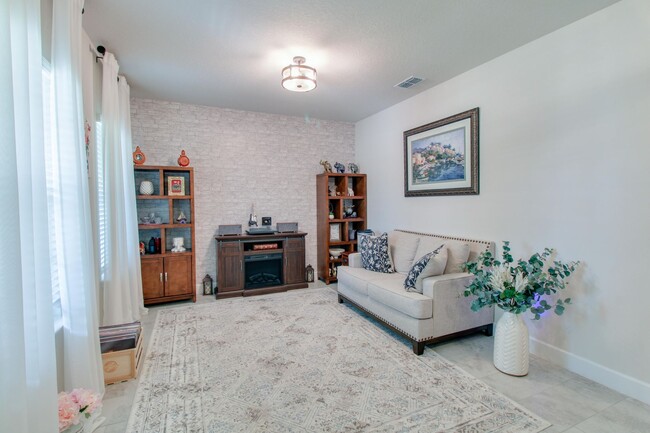 Foto del edificio - 3088 Hill Point St